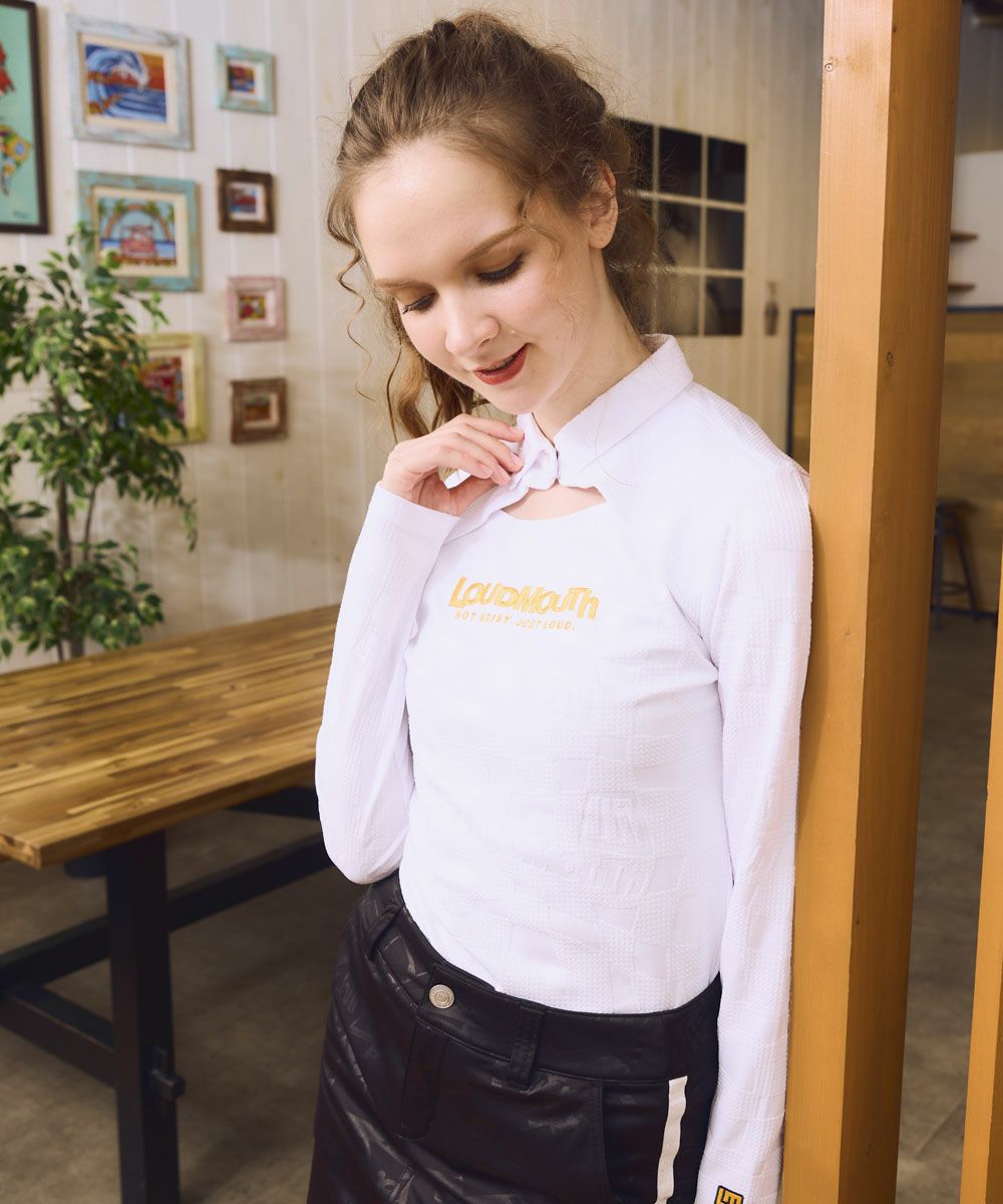レディース エンボスロゴ 胸あきデザイン長袖シャツ ホワイト
